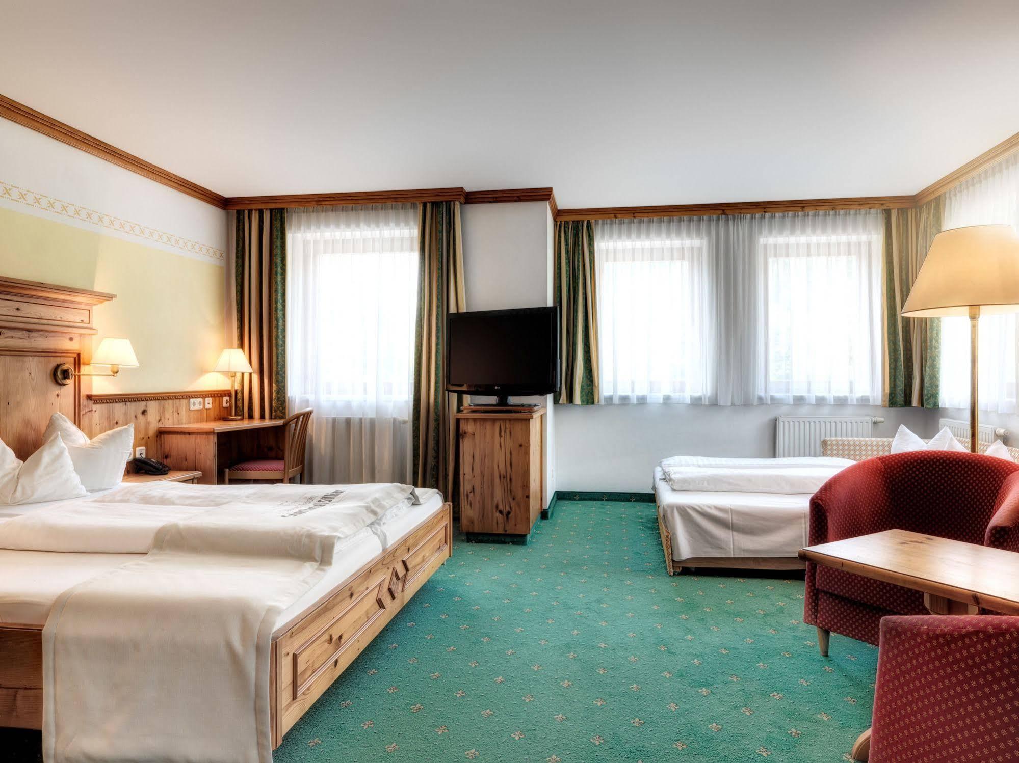 Dolomiten Residenz - Sporthotel סיליאן מראה חיצוני תמונה